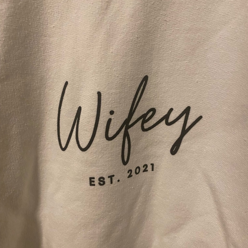 Large White Gildan crew neck